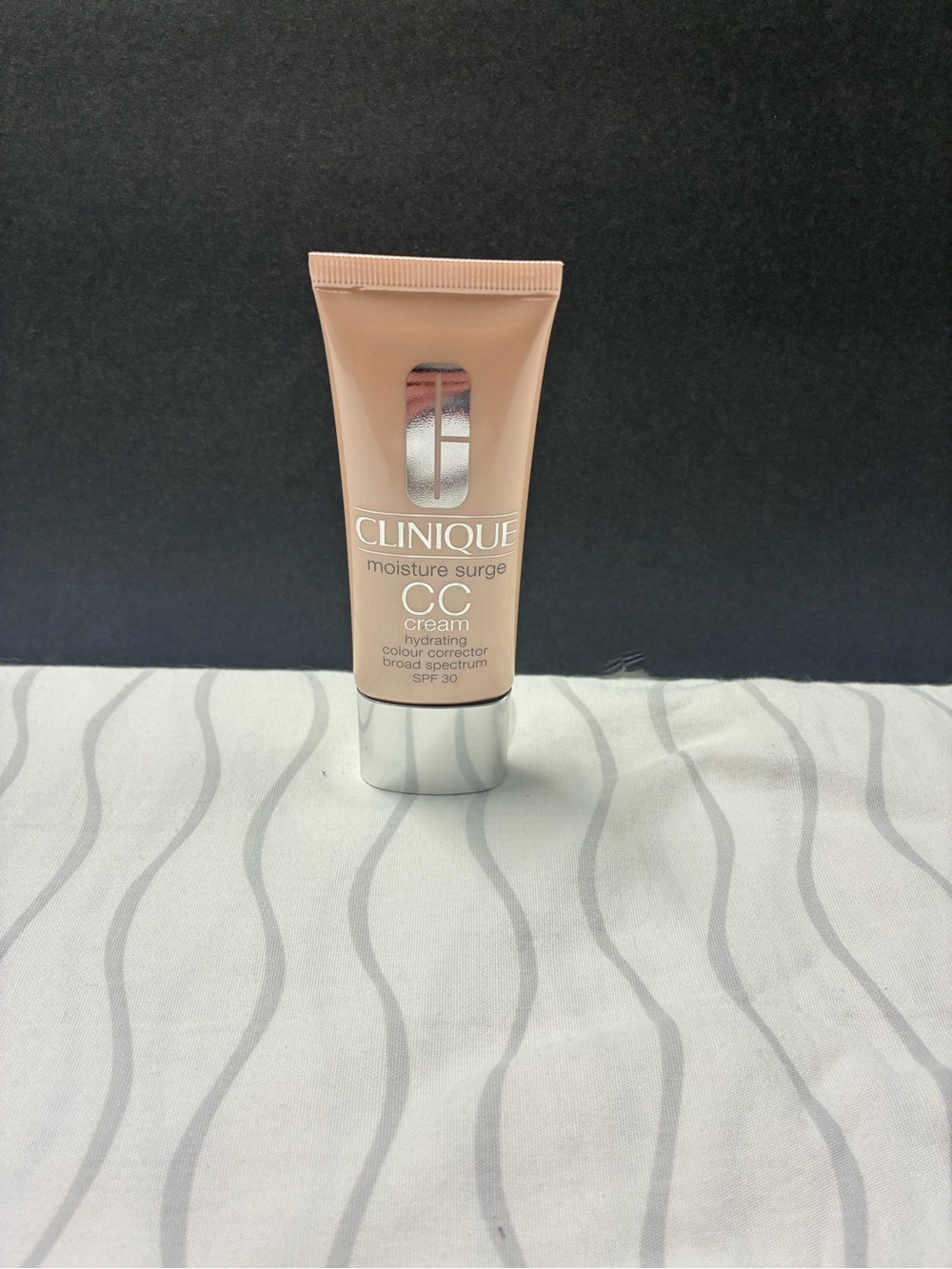 PreOwned Clinique Moisture Surge CC Cream - Medium Deep